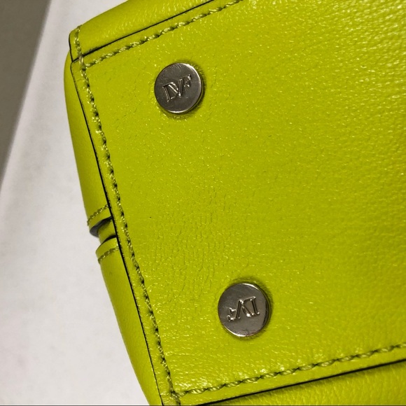 Auth Diane von Furstenberg DVF On the Go Mini Leather Crossbody Handbag - Picture 12 of 16